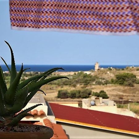 La Terrazza Di Mariel Apartment Pachino Bagian luar foto